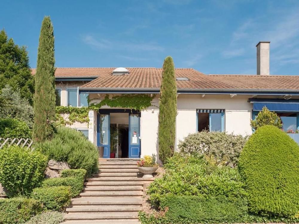 Newport 3* Villefranche-sur-Saone